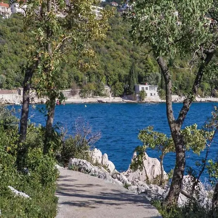 别墅 In Croatia Near The