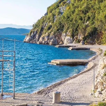 In Croatia Near The * 德拉马利